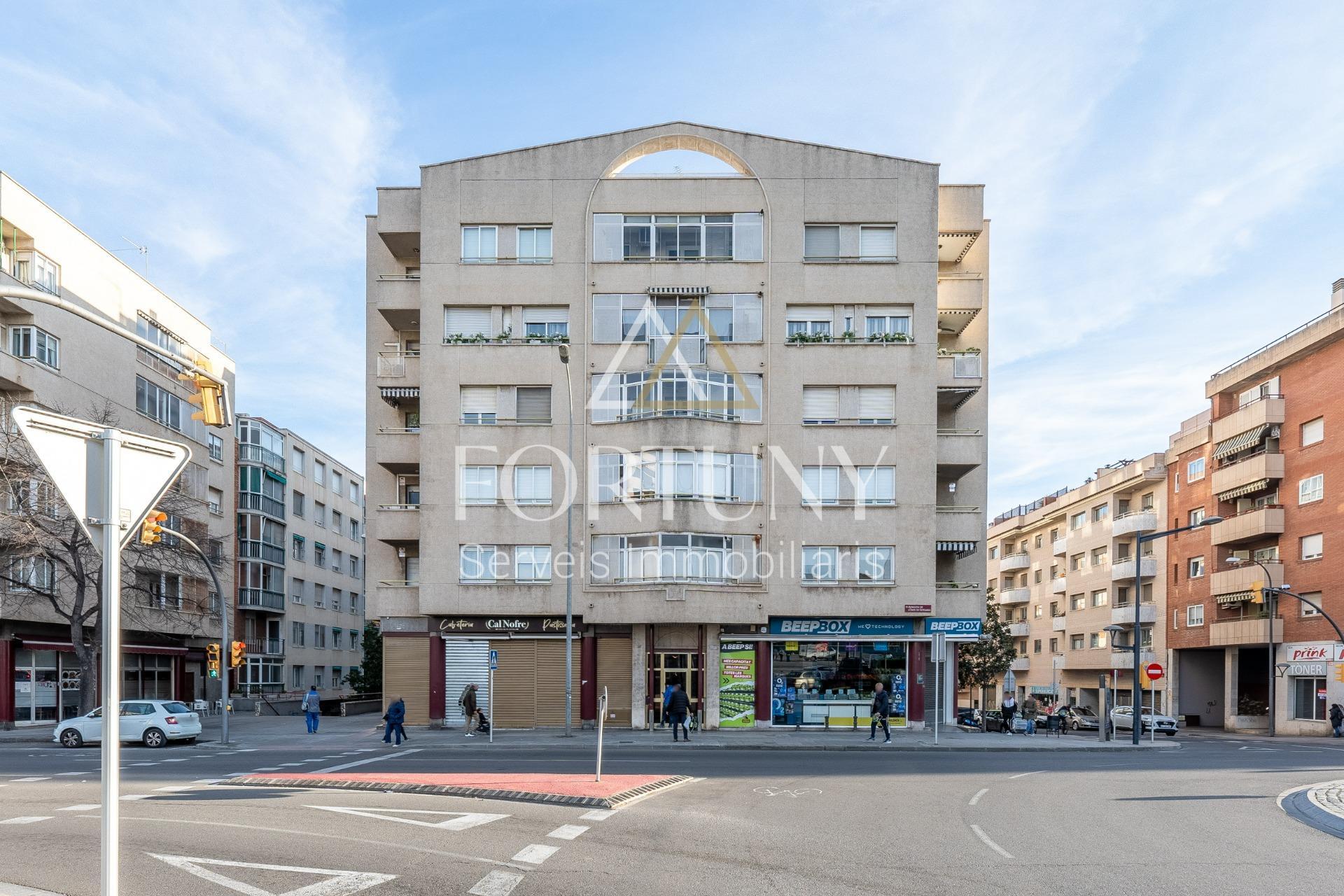Immeuble residentiel dans Reus, Tarragona à vendre Photo principale– Image 1 sur 2