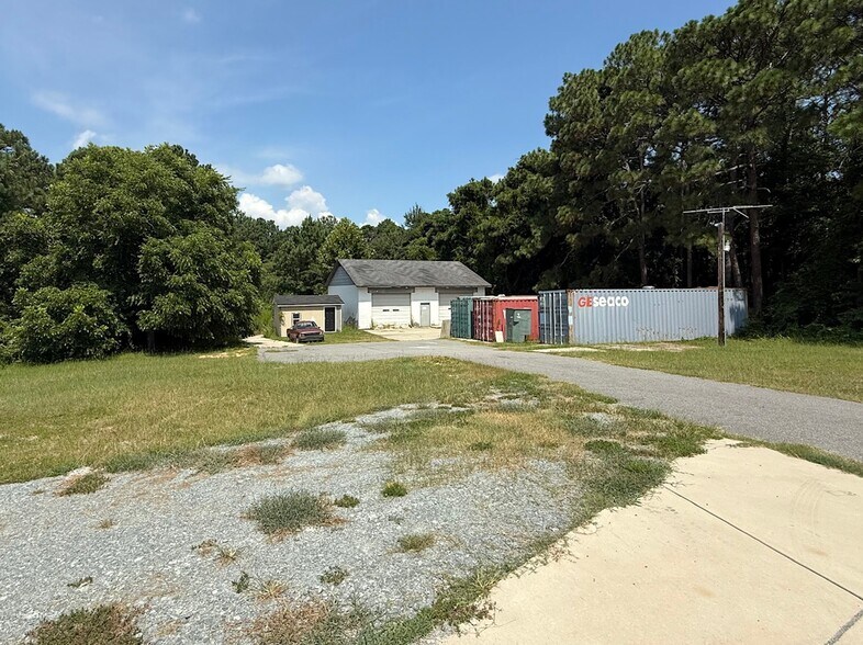 3840-3850 Legion Rd, Hope Mills, NC à vendre - Photo de l’immeuble – Image 3 sur 17