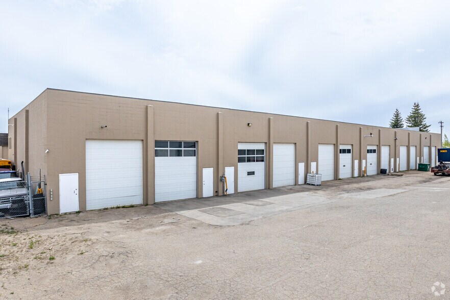 20452 107th Ave NW, Edmonton, AB à vendre - Photo de l’immeuble – Image 3 sur 3