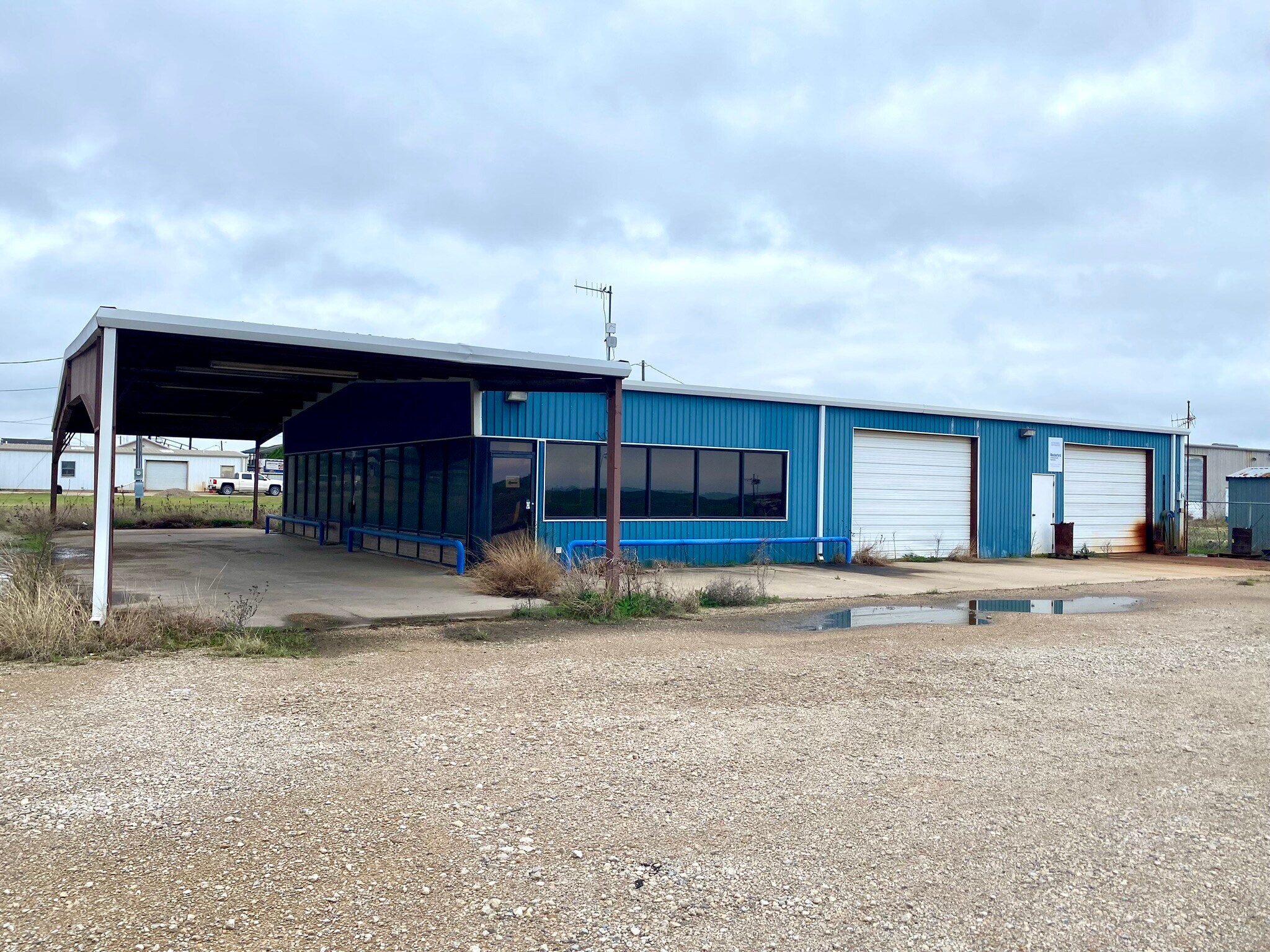 902 S Main St, Jacksboro, TX à louer Photo principale– Image 1 sur 16