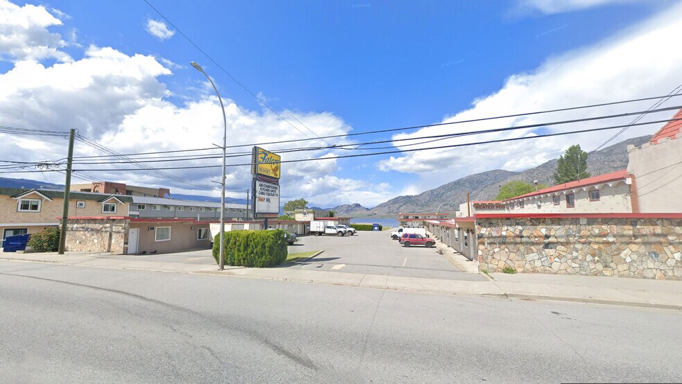 7106 Main St, Osoyoos, BC à vendre - Photo de l’immeuble – Image 3 sur 4