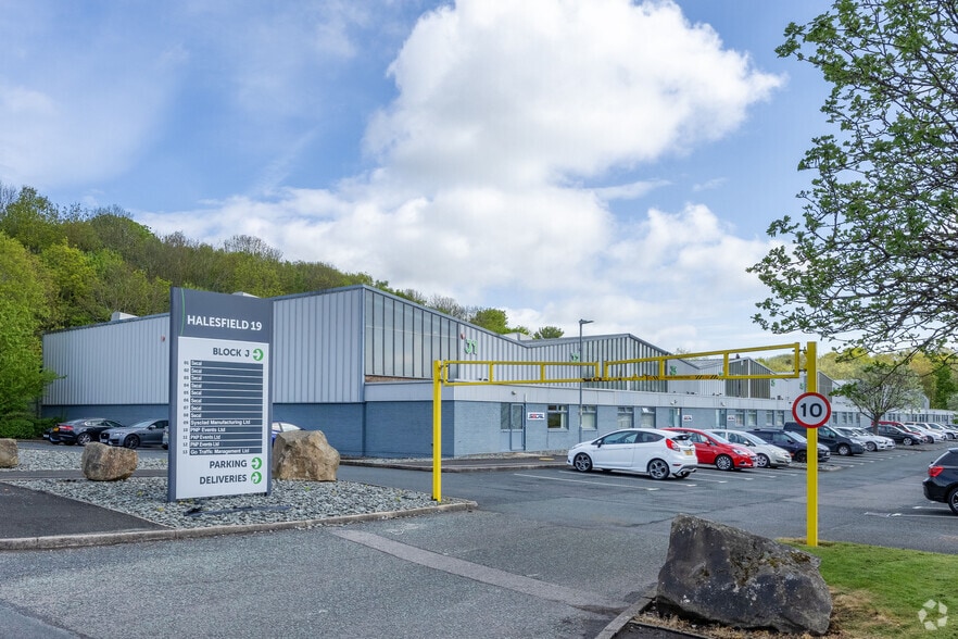 Halesfield 19, Telford à louer - Photo principale – Image 1 sur 2