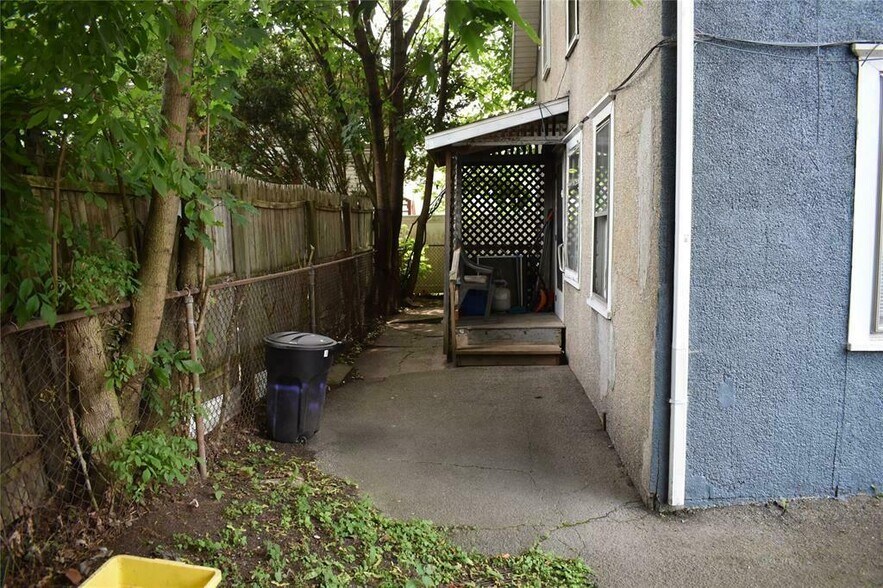 410 1/2 Jackson Ave, Endicott, NY à vendre - Photo de l’immeuble – Image 3 sur 10