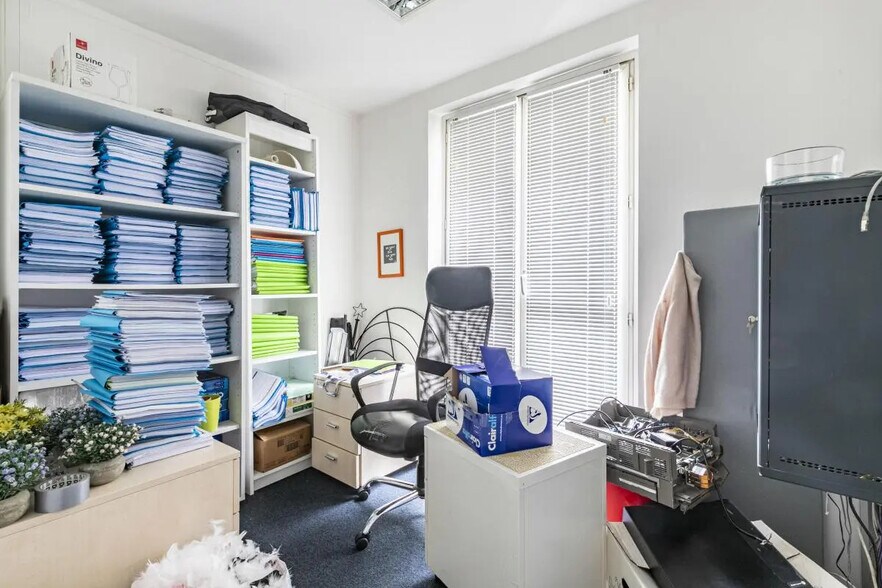 1 Rue Jouffroy D'Abbans, Paris à louer - Photo de l’immeuble – Image 3 sur 9