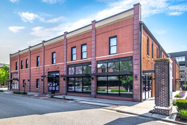 Plus de détails pour 801 E Douglas Ave, Wichita, KS - Coworking à louer