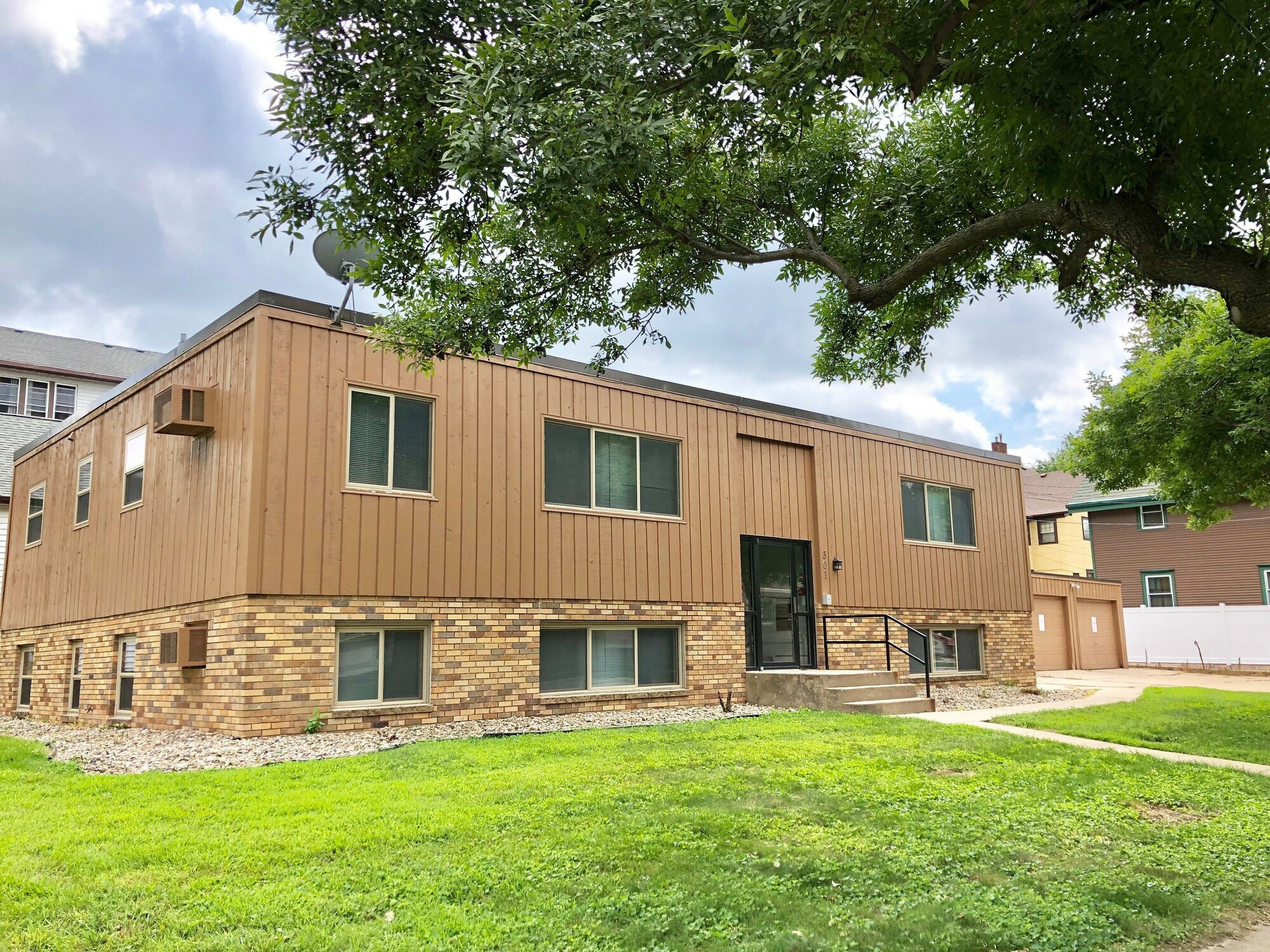 301 W 18th St, Sioux Falls, SD à vendre Photo principale– Image 1 sur 8