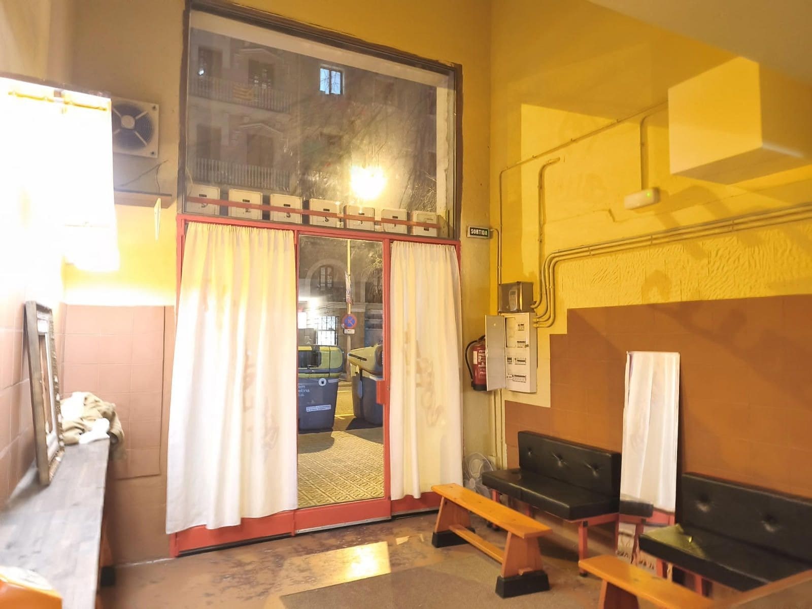 Local commercial dans Barcelone, Barcelona à louer Photo intérieure– Image 1 sur 14