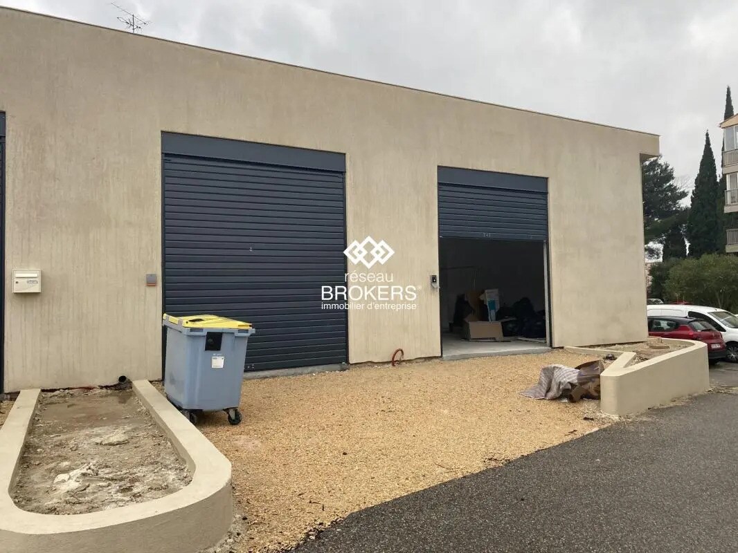 Local d'activités dans Fréjus à vendre Photo de l’immeuble– Image 1 sur 9