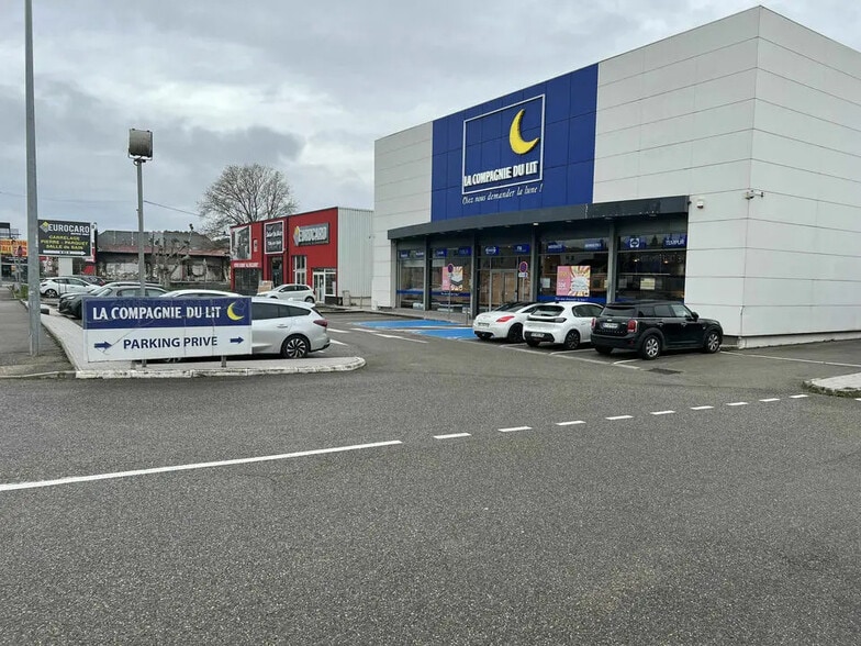 Local commercial dans Les Pennes-Mirabeau à louer - Photo de l’immeuble – Image 2 sur 5