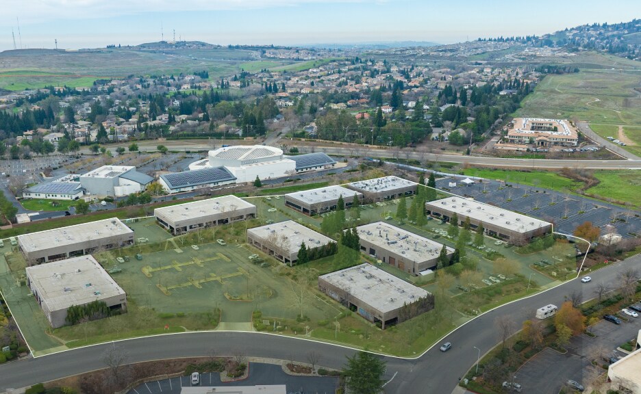 Windplay & Windfield Shallow Bay Indus. portefeuille de 9 biens à vendre sur LoopNet.fr Photo principale– Image 1 sur 15