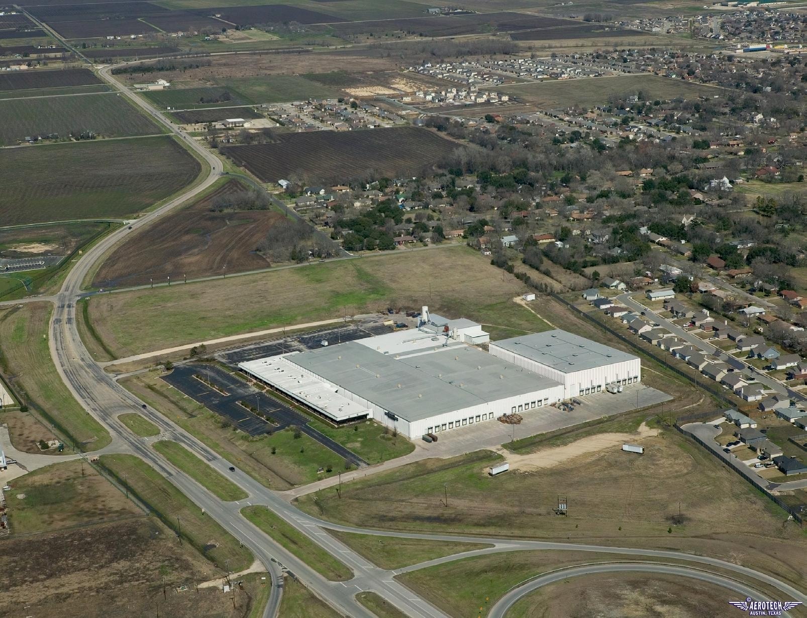 1103 Carlos G Parker Blvd, Taylor, TX à louer Aérien– Image 1 sur 7