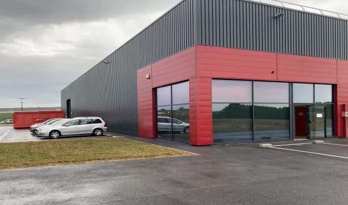 Local d’activités dans Brognard à louer - Photo de l’immeuble – Image 2 sur 3