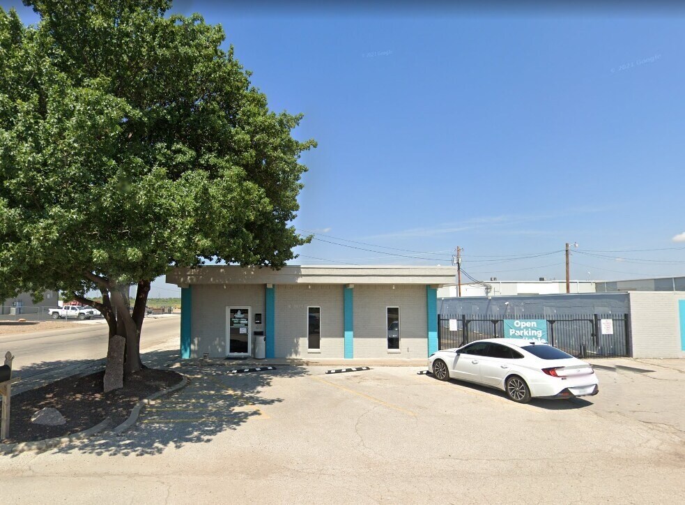 3901 Ben Ficklin Rd, San Angelo, TX à louer Photo de l’immeuble– Image 1 sur 2