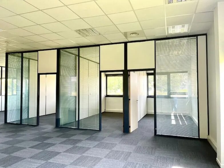 Bureau dans Labège à louer - Photo de l’immeuble – Image 3 sur 12