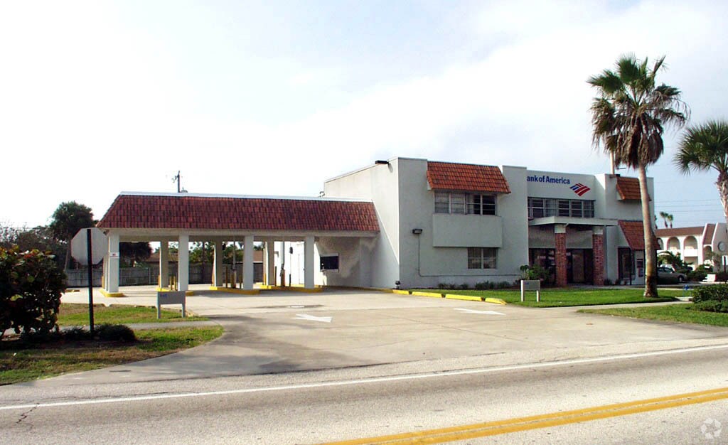 321 Ocean Ave, Melbourne Beach, FL à vendre Photo de l’immeuble– Image 1 sur 1