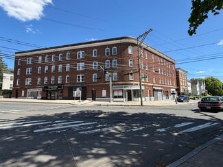 Plus de détails pour 57 Whiting St, New Britain, CT - Logement à vendre