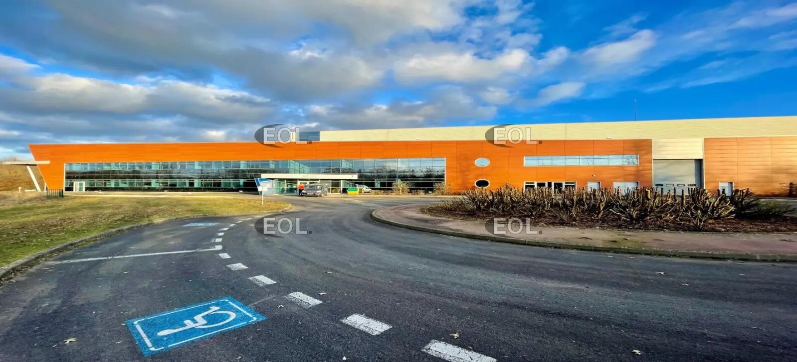 Industriel/Logistique dans Savigny-le-Temple à louer Photo principale– Image 1 sur 5