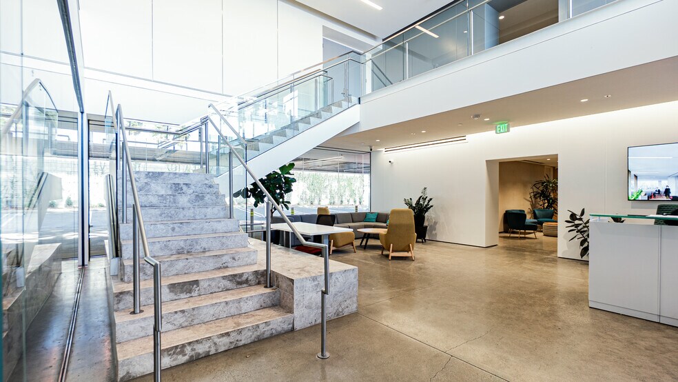 1888 Rosecrans Ave, Manhattan Beach, CA à louer - Hall d’entrée – Image 3 sur 24