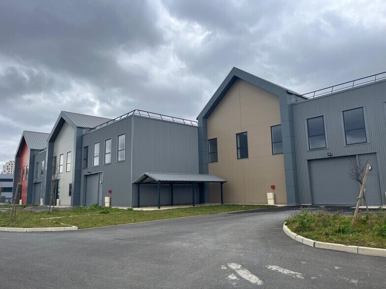 Local d’activités dans Gennevilliers à louer - Photo de l’immeuble – Image 3 sur 15