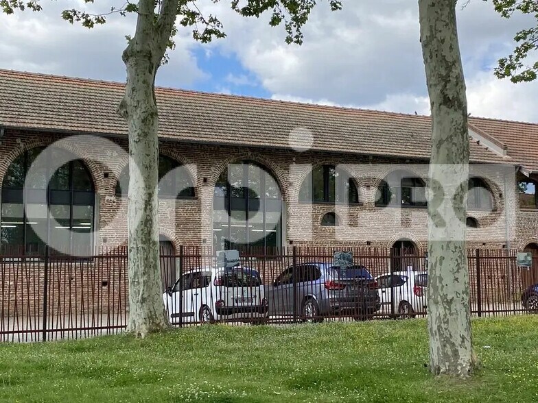 Local d'activités dans Montech à vendre - Photo de l’immeuble – Image 2 sur 8