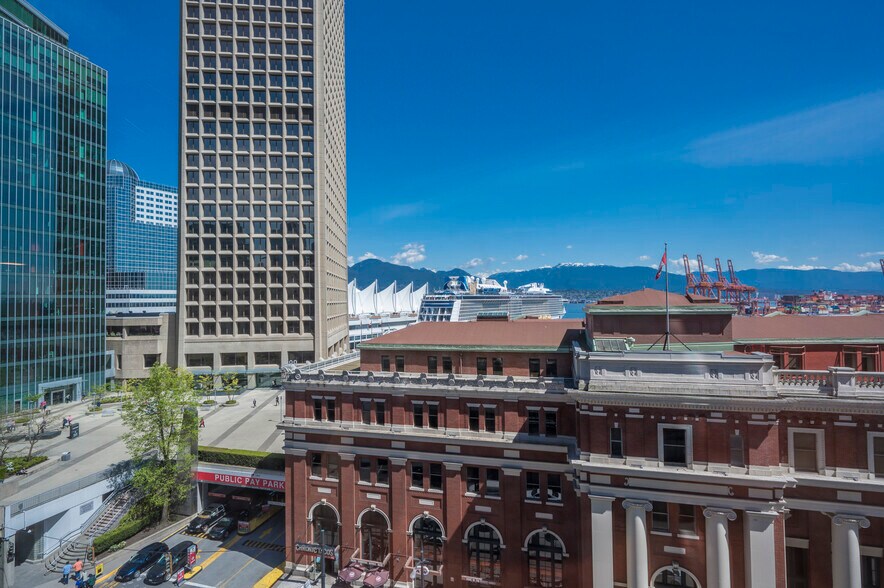 320 Granville St, Vancouver, BC à vendre - Photo de l’immeuble – Image 2 sur 14