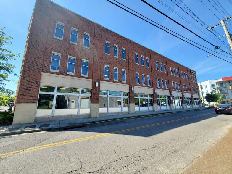 325 Cherokee Blvd, Chattanooga, TN à louer - Photo de l’immeuble – Image 2 sur 19
