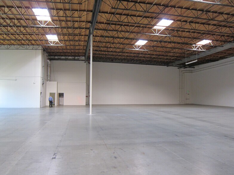 3501 Jack Northrop Ave, Hawthorne, CA à louer - Photo de l’immeuble – Image 3 sur 8