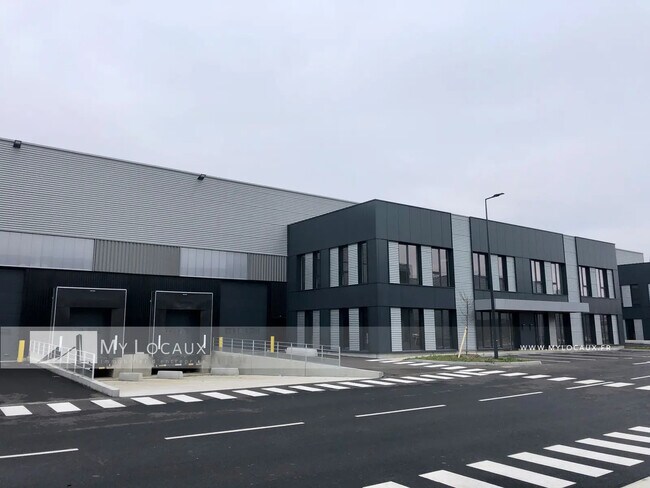 Plus de détails pour Rue Du Commandant Rolland, Le Bourget - Industriel/Logistique à louer