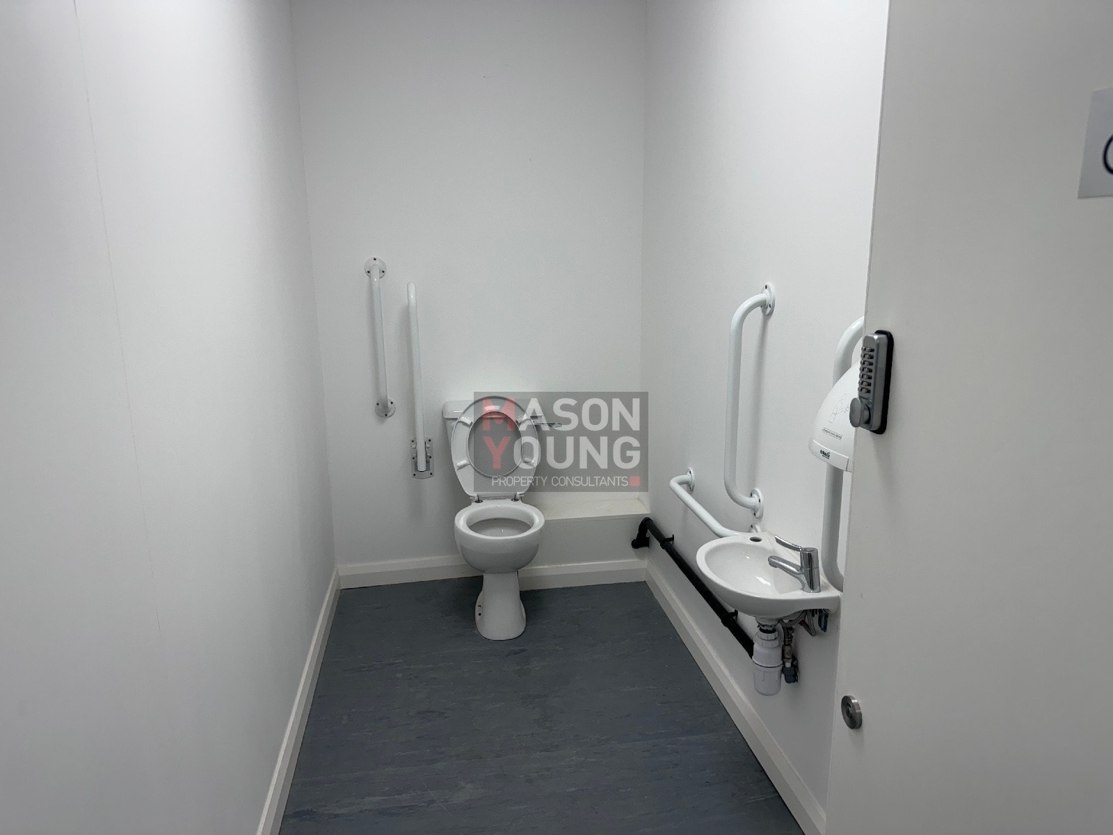 8 Peckingham St, Halesowen à louer Photo intérieure– Image 1 sur 8
