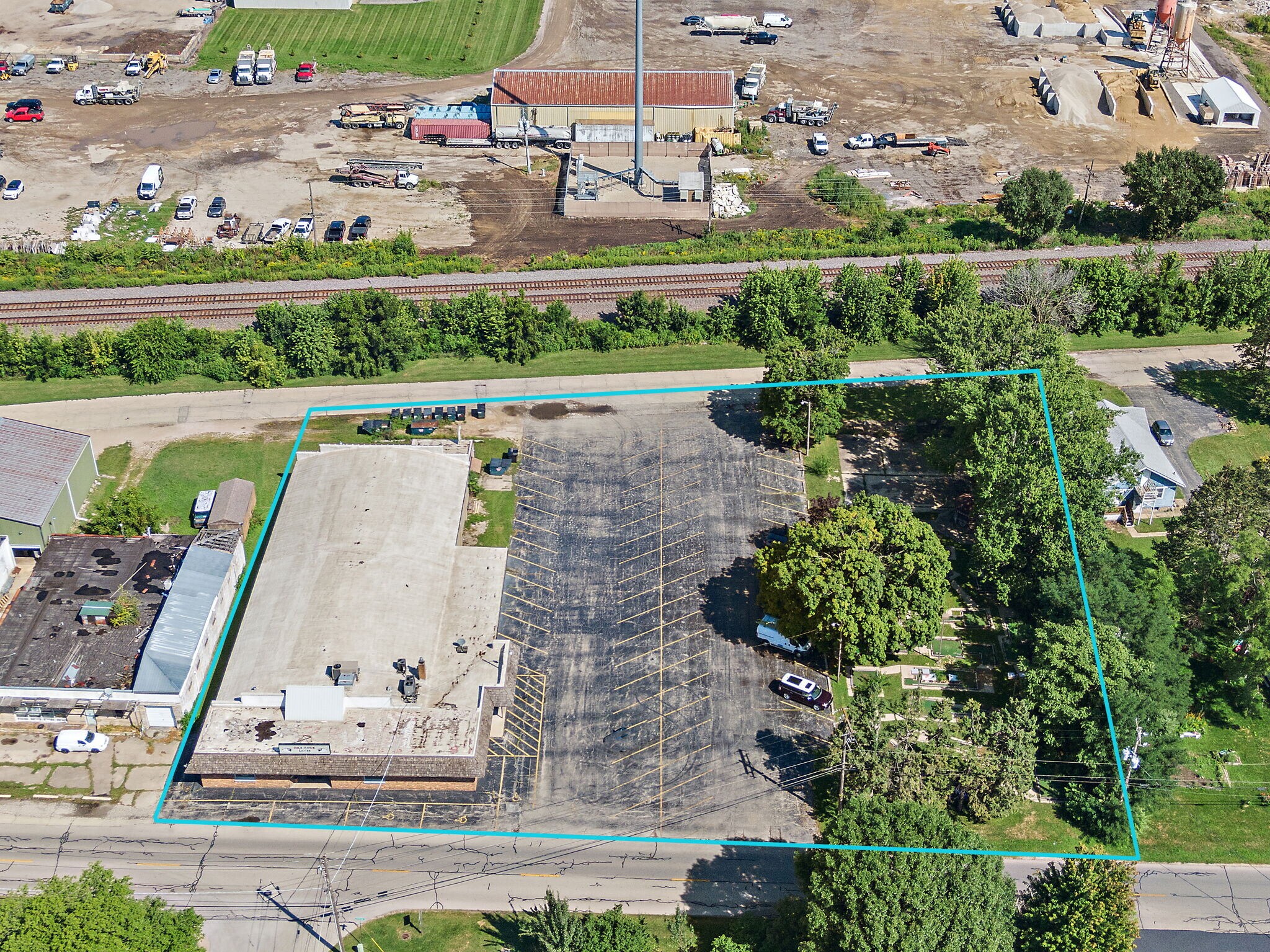 927 E Railroad St, Sandwich, IL à vendre Photo de l’immeuble– Image 1 sur 42