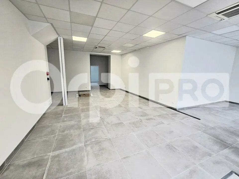 Local commercial dans Soissons à louer Photo de l’immeuble– Image 1 sur 7