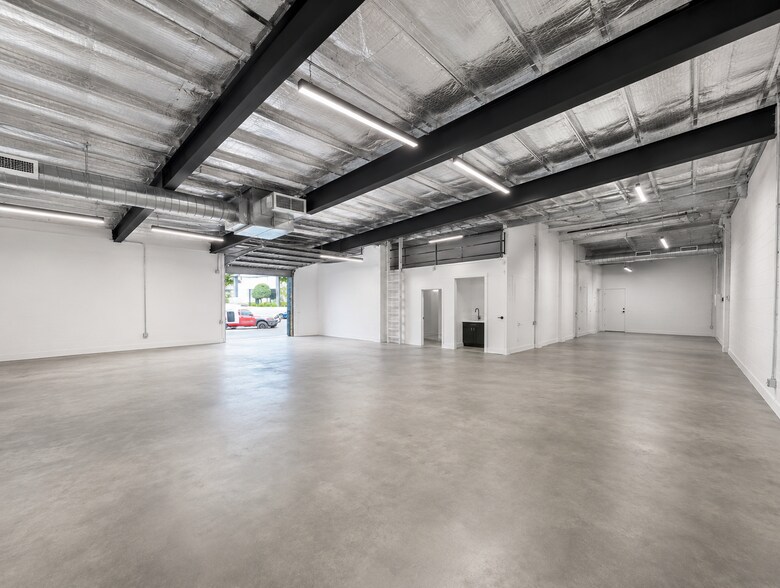 2720 N Ontario St, Burbank, CA à louer - Photo de l’immeuble – Image 2 sur 11