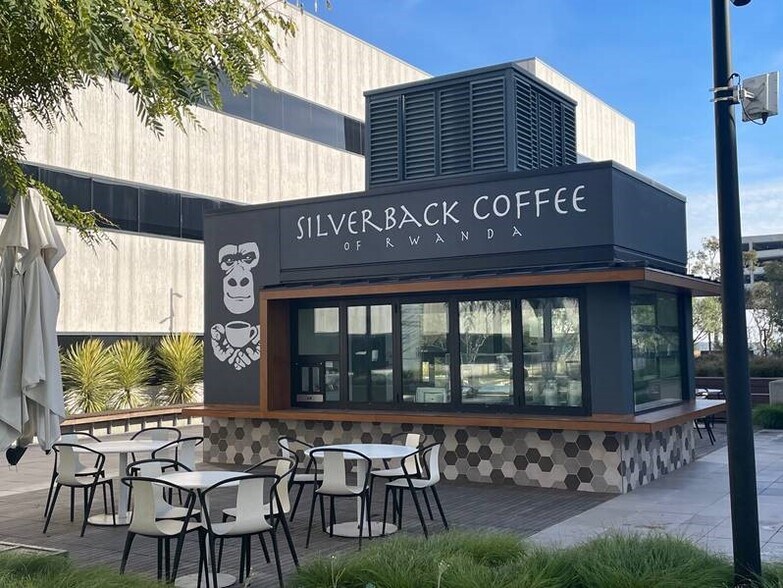 300 N Pacific Coast Hwy, El Segundo, CA à louer - Photo de l’immeuble – Image 3 sur 25