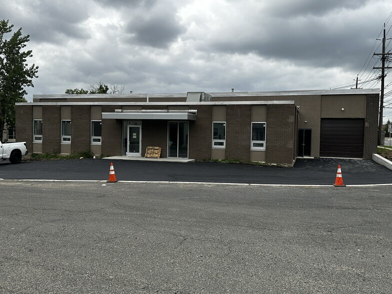 401-403 Meadow Ln, Carlstadt, NJ à louer - Photo de l’immeuble – Image 3 sur 9