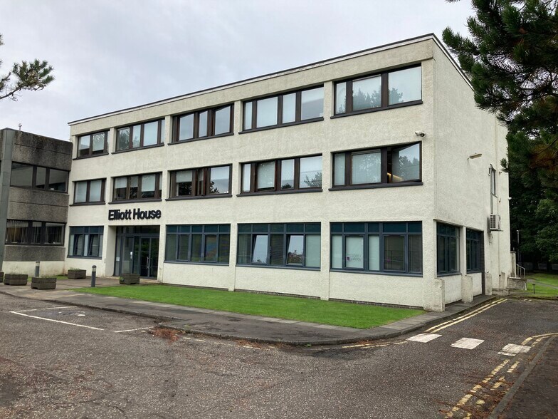 Kilwinning Rd, Irvine à louer - Photo de l’immeuble – Image 1 sur 8