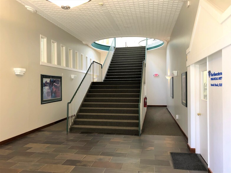 780-790 Main St, Dubuque, IA à louer - Hall d’entrée – Image 2 sur 32