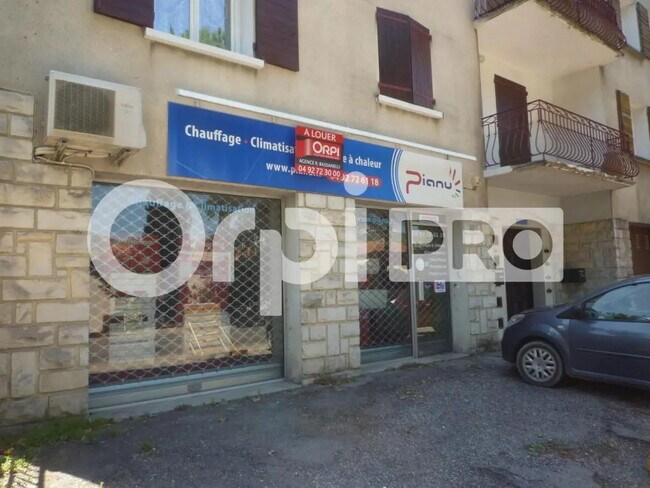 Plus de détails pour Local commercial à louer