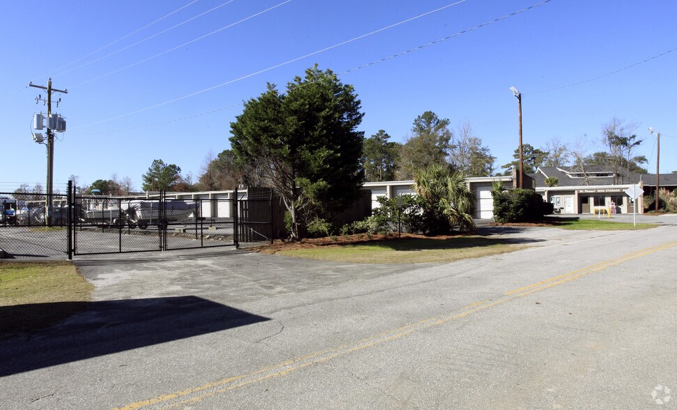 1005 Von Kolnitz Rd, Mount Pleasant, SC à louer - Photo principale – Image 1 sur 2