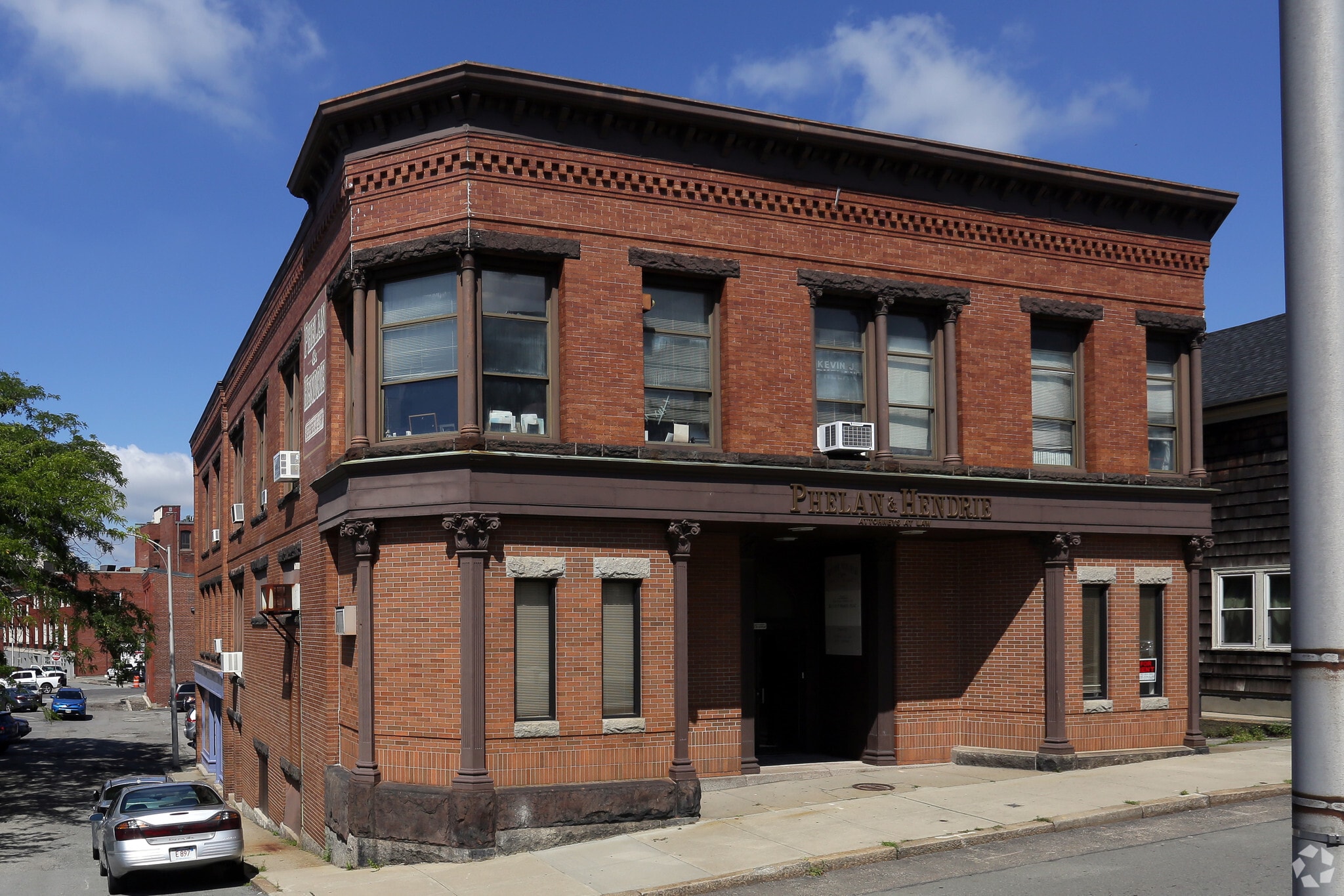 38 Rock St, Fall River, MA à louer Photo principale– Image 1 sur 20