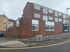 25 Eldred Dr, Bromley à louer Photo de l’immeuble– Image 2 sur 5