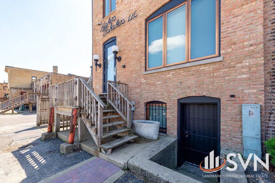 118 W Main St, West Dundee, IL à vendre - Photo de l’immeuble – Image 2 sur 9
