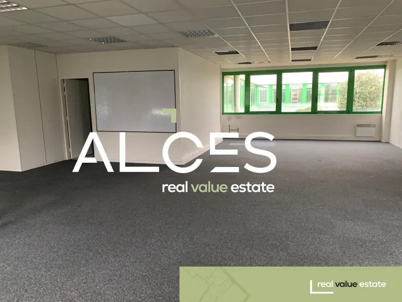 130 Avenue De Magudas, Mérignac à louer - Photo de l’immeuble – Image 2 sur 3