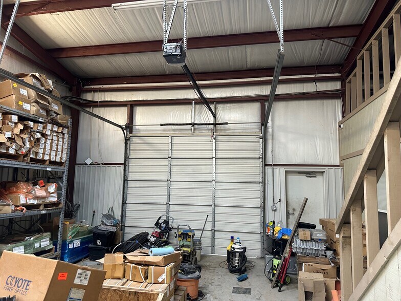 12084 FM 3083, Conroe, TX à louer - Photo de l’immeuble – Image 3 sur 9