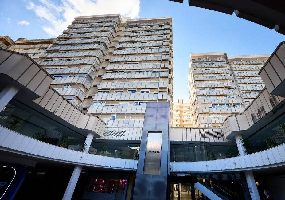 Local commercial dans València à louer Photo de l’immeuble– Image 1 sur 17