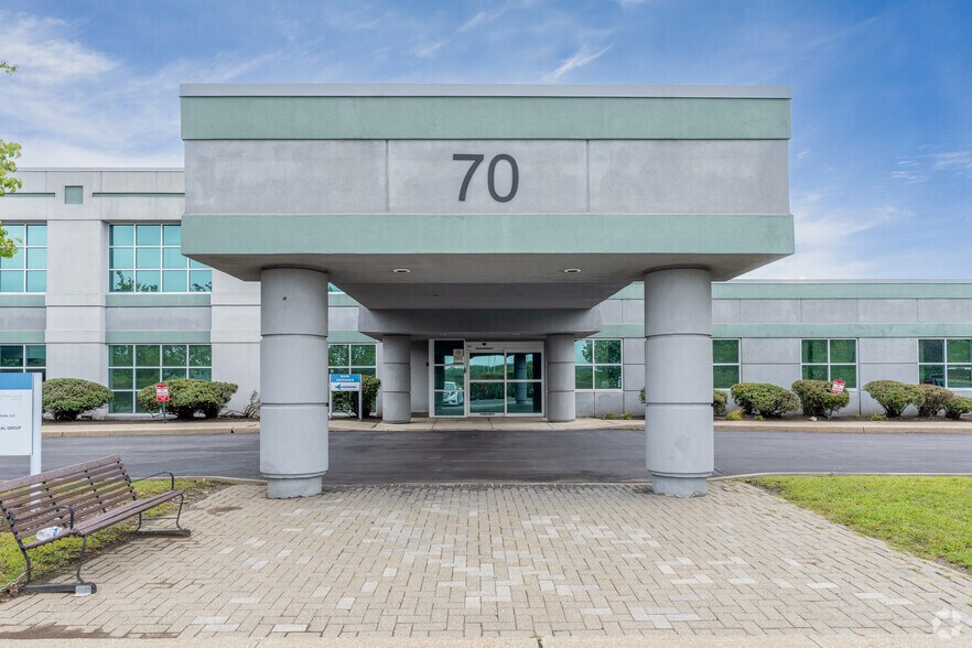 70 Hatfield Ln, Goshen, NY à louer - Photo de l’immeuble – Image 2 sur 28