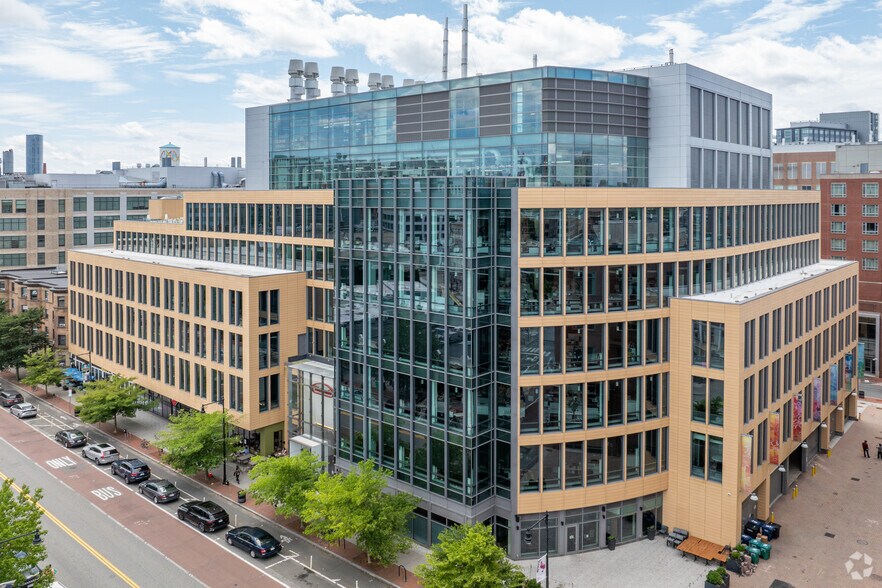 300 Massachusetts Ave, Cambridge, MA à louer - Photo de l’immeuble – Image 1 sur 5