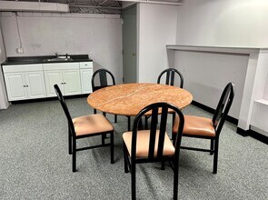 15701-15757 Crabbs Branch Way, Rockville, MD à louer Photo intérieure– Image 1 sur 8