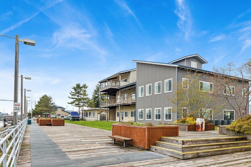 225 Marine Dr, Blaine, WA à louer - Photo de l’immeuble – Image 2 sur 8