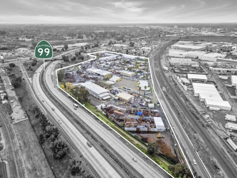 795 S 7th St, Modesto, CA à louer - Photo de l’immeuble – Image 3 sur 4