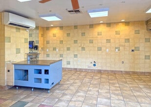 2509 Hearst Ave, Berkeley, CA à louer Photo intérieure– Image 2 sur 12